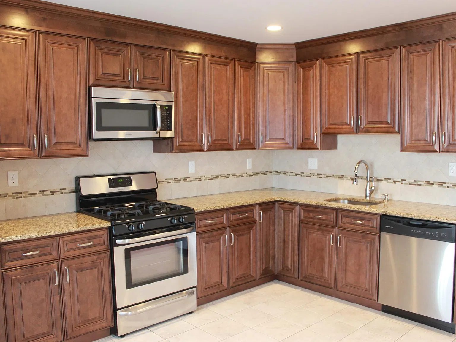 2 bed, $2,500 — Photo 2