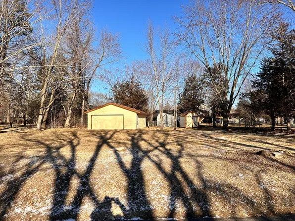924 York Ave NW, Elk River, MN 55330