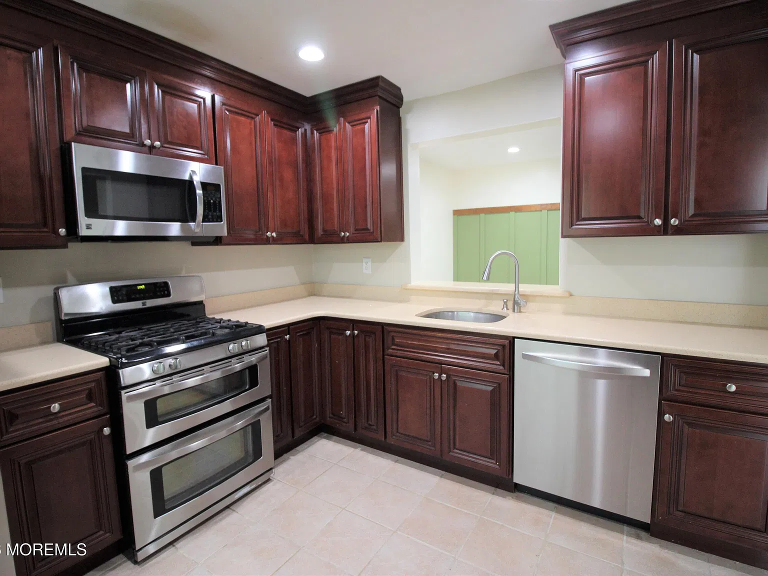 2 bed, 2.5 bath, 1416 sqft, $2,650 — Photo 2