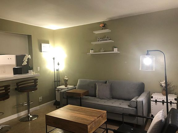 4th image of 515 E 6th St #6