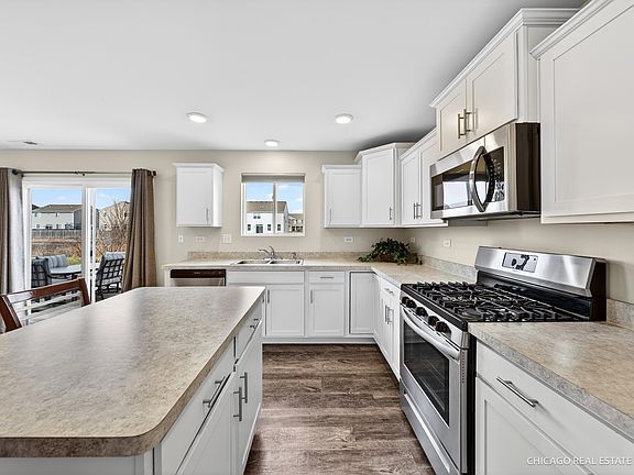 5th image of 1645 Bayberry Ln