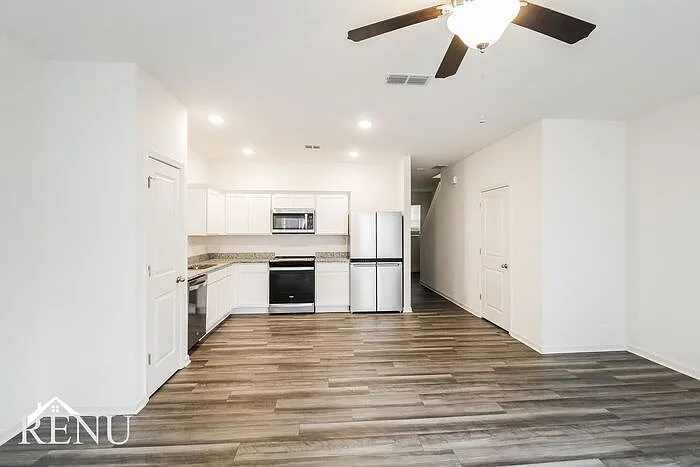 3108 Calcutta St — Photo 5