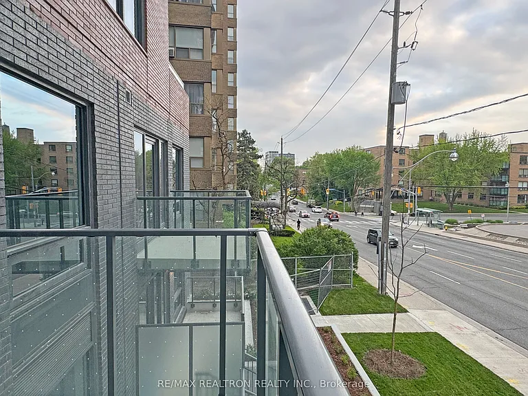 2525 Bathurst St #202 — Photo 10