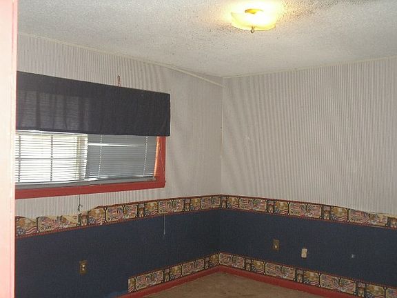 5th image of 100 W Lakeside Dr