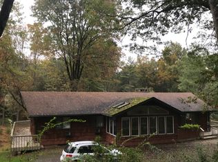 119 Chippy Cole Rd, Milford, PA 18337