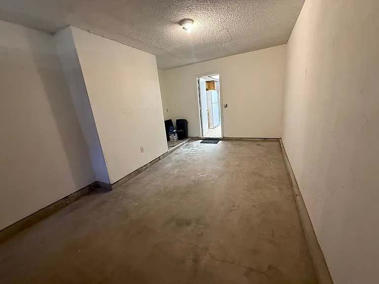 20318 Thunderbird Rd — Photo 44