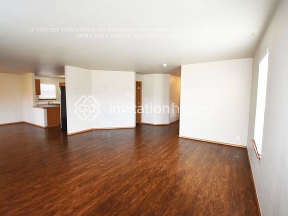 3rd image of 107 Mazza St NE