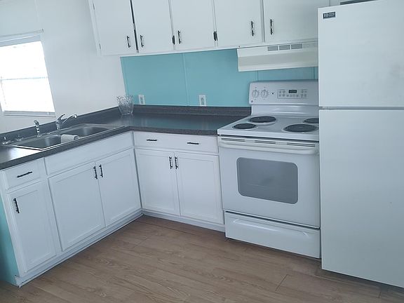 2nd image of 77 Rosalie Oaks Blvd