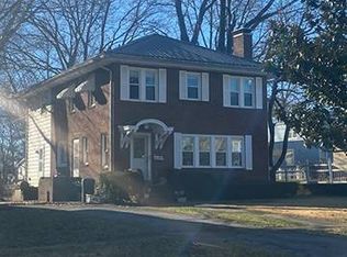 404 E Center St, Fairfield, IL 62837