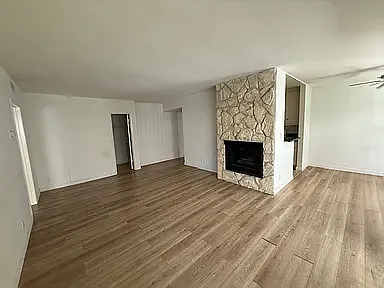 5210 Zelzah Ave. — Photo 17