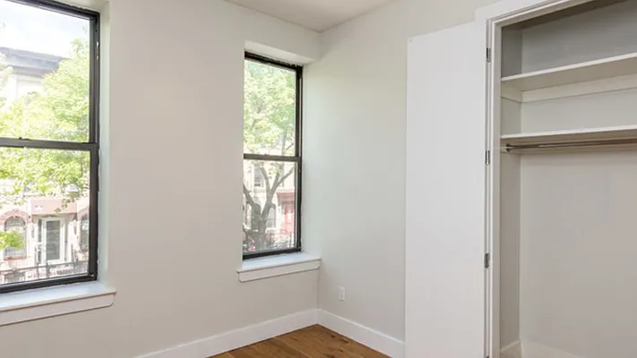 Rented by Nooklyn NYC LLC | media 19