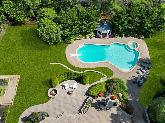 3rd image of 24 Provincial Place