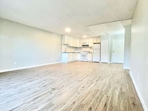 4th image of 3470 S Poplar St APT 309