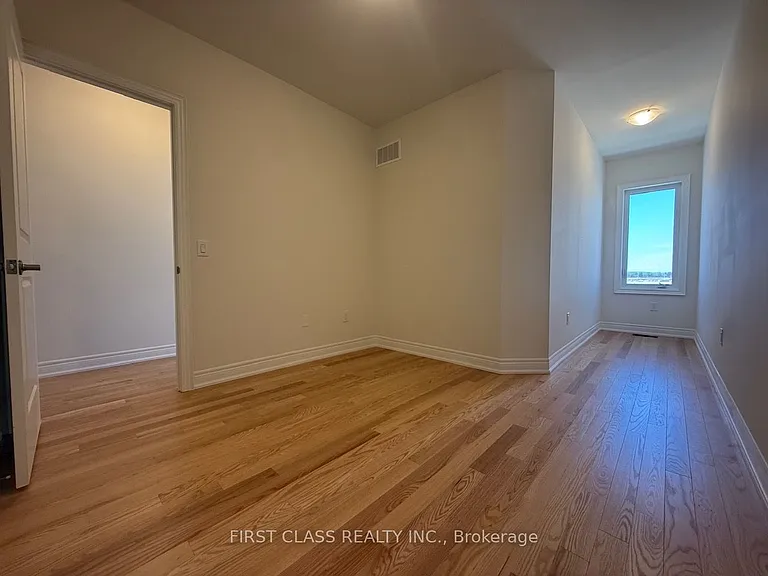 533 Vine Cliff Blvd — Photo 9