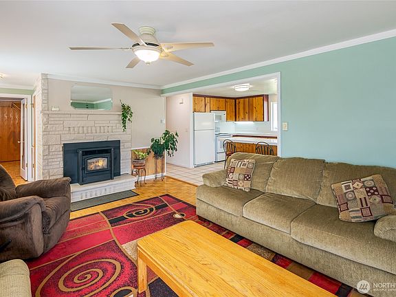 5th image of 1227 172nd Street NE