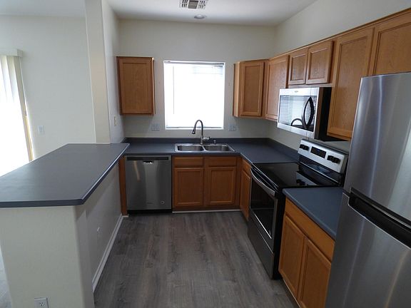 4th image of 15818 N 25th St Unit 127