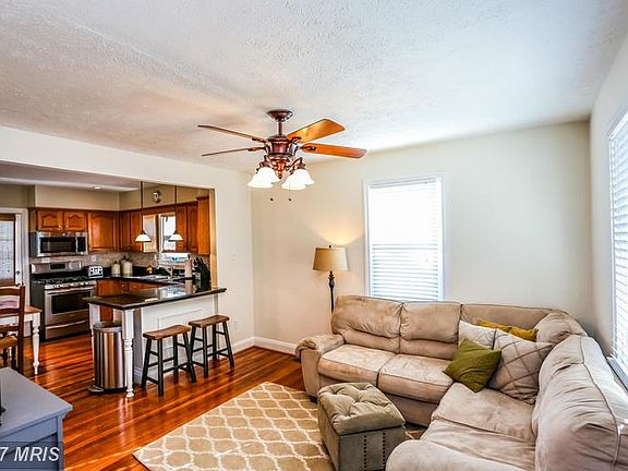 4th image of 107 N Essex Ave