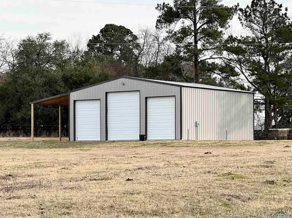 2413 W George Richey Rd, Gladewater, TX 75647