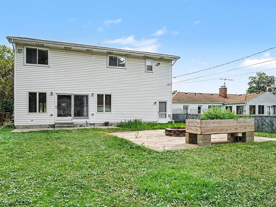 22935 Allor St, photo 26