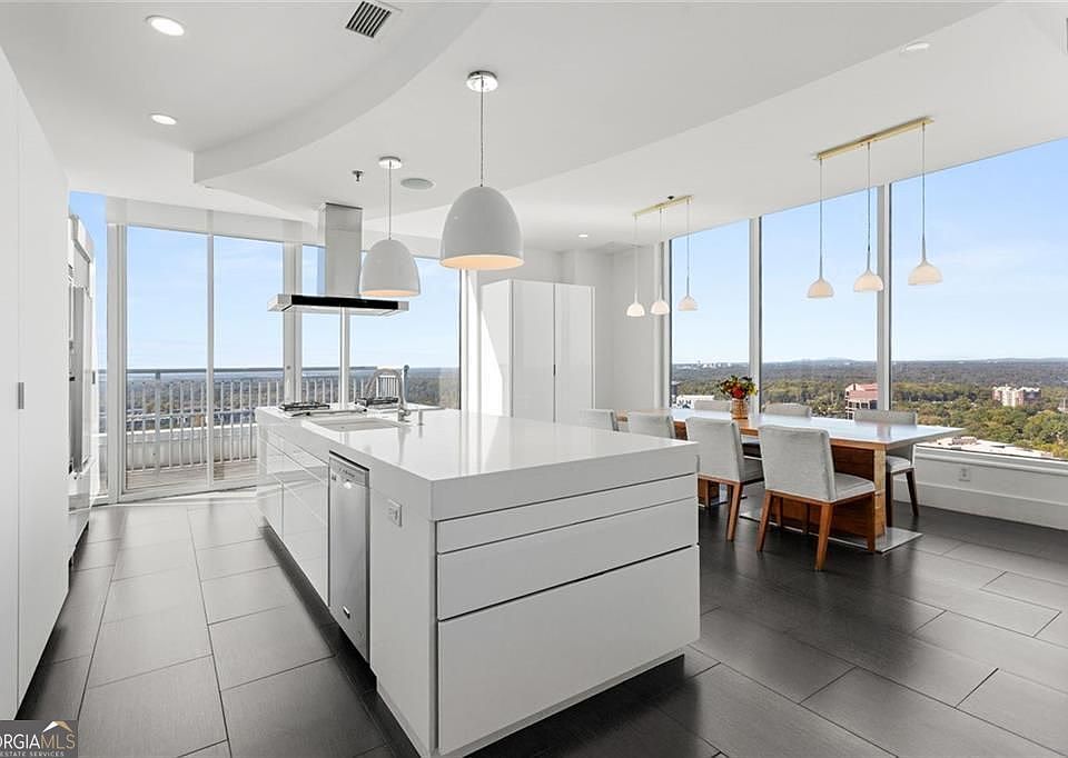 1st image of 3338 Peachtree Rd NE APT 3501
