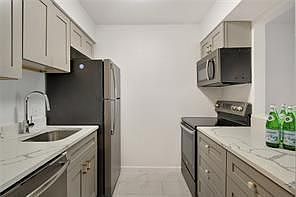 4th image of 1532 Saint Andrew St APT 303