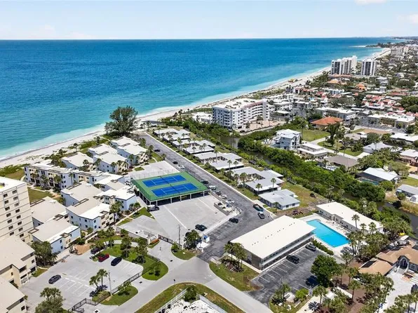 908 Villas Dr Unit 10, Venice, FL 34285