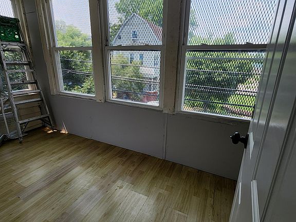 2nd image of 354 S 11th St Floor 2
