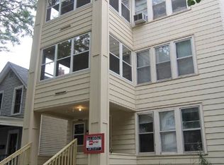 1134 Jenifer St APT 3, Madison, WI 53703