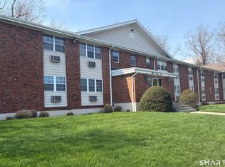 1000 Knapps Hwy APT 14, Fairfield, CT 06825