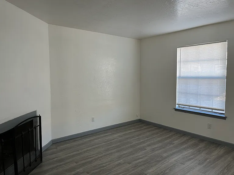 Fully Updated 2 Bedroom End Unit in Rio Rancho — Photo 5