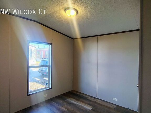 4th image of 1920 NW Wilcox Ct