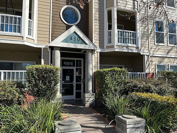 2nd image of 430 N 1st St Unit 206