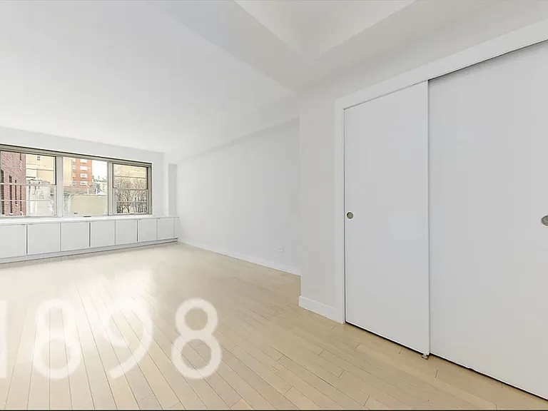 245 E 80th St #6K — Photo 3