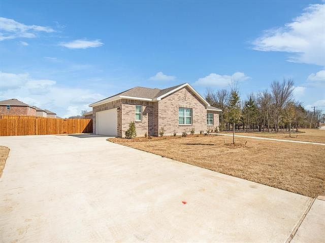 1st image of 2624 Sagebrush Dr