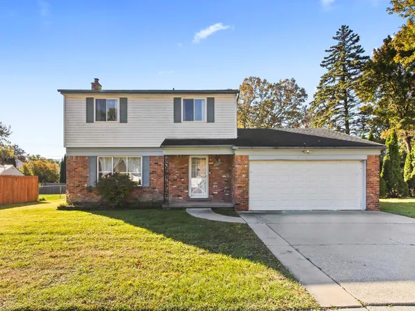 23678 King Dr, Clinton Township, MI 48035