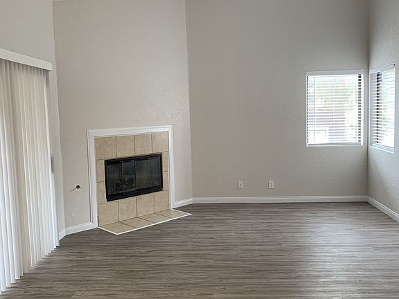 4th image of 5044 S Rainbow Blvd #201-1