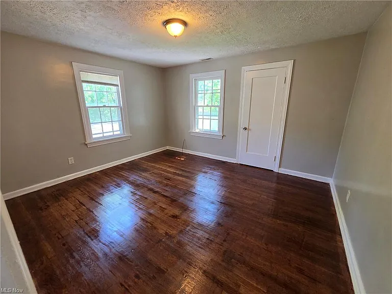 1405 Villa Dr — Photo 13
