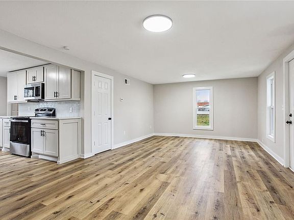 2nd image of 301 S 1st St