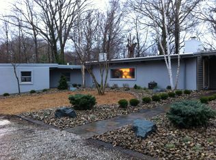 1350 Ghent Hills Rd, Akron, OH 44333