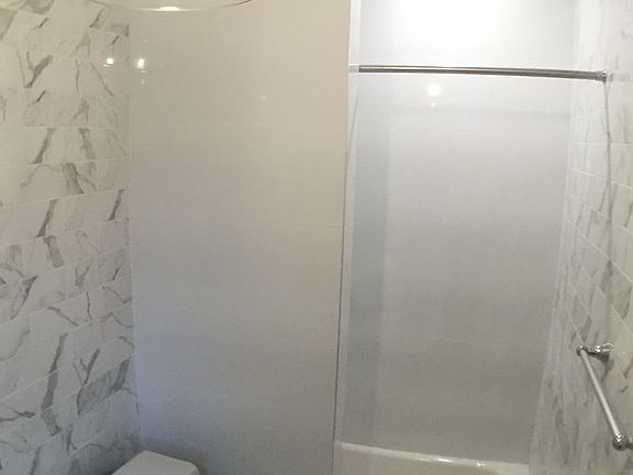 4th image of 320 Empire Blvd APT 3B