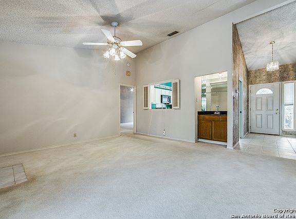 3rd image of 16309 Buena Tierra St