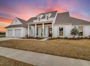 201 Sylvester Dr, Youngsville, LA 70592