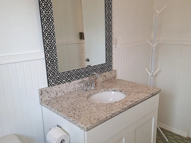 450 Highland Ave NW — Photo 8