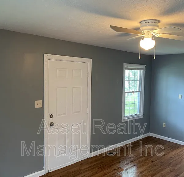 928 Vivian Ave — Photo 5