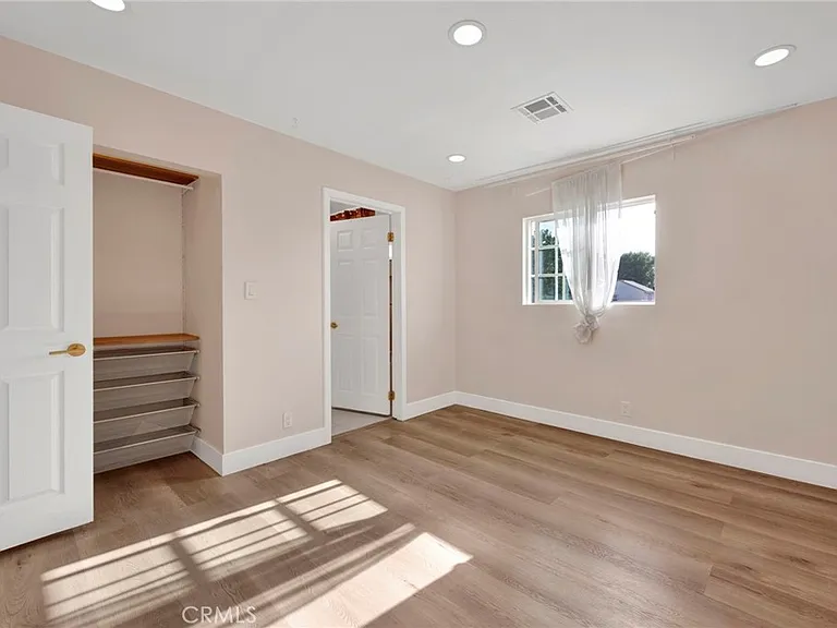 1432 N Catalina St — Photo 29
