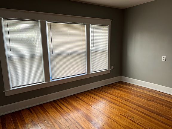2nd image of 1948 Roanoke Ave #2