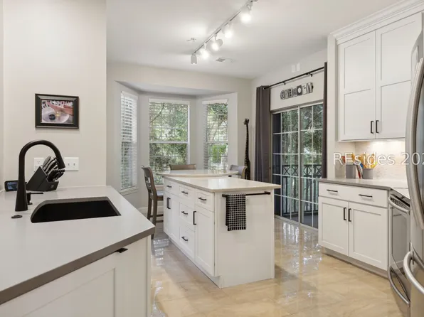 4 Indigo Run Dr APT 3223, Hilton Head Island, SC 29926