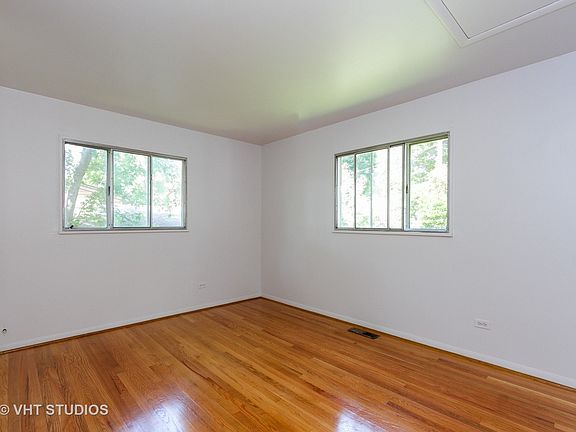 5th image of 313 New Salem St