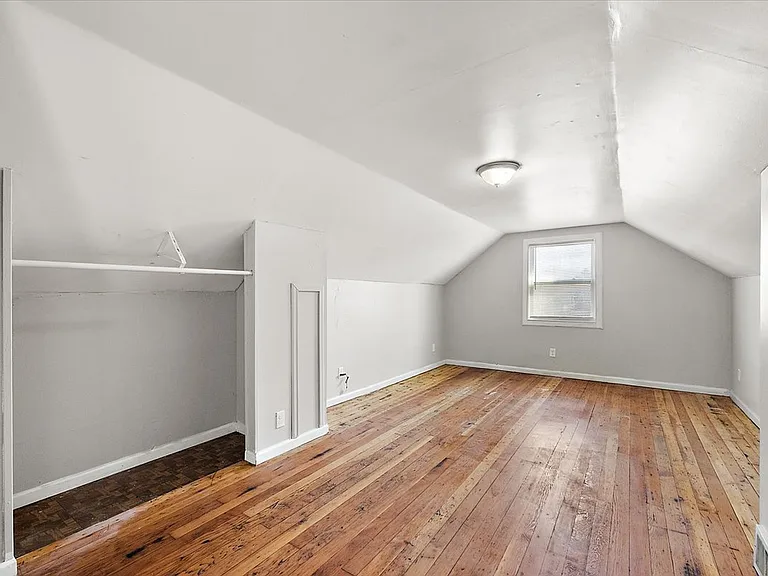 10500 Somerset Ave — Photo 25