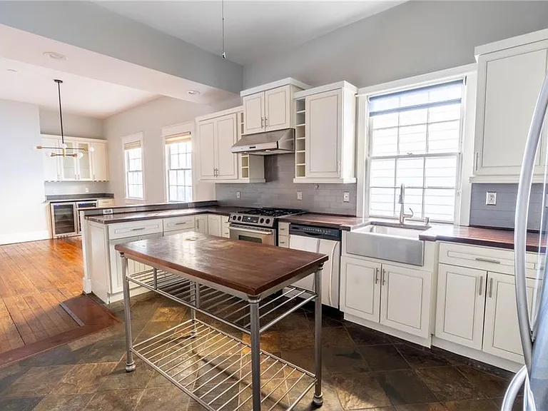 311 Josephine St NE — Photo 11